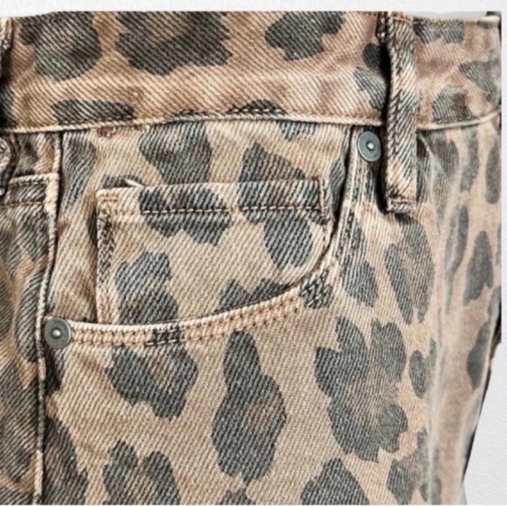 BlankNYC Catwalk Denim Mini Skirt Cheetah Print SZ 28 Streetwear Festival